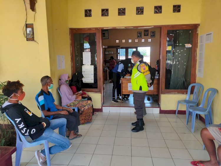 Upayakan Giat Vaksin Aman,Bhabinkamtibmas Polres Kupang Kota Laksanakan Pam Dan Monitoring