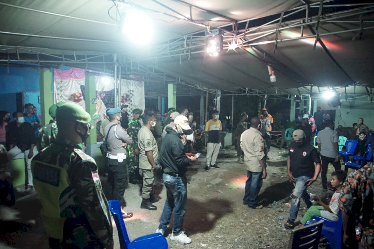 Masih Dalam Masa PPKM Level 4, Personil Kupang Kota Bersama Pemkot Kota Kupang Bubarkan Pesta Nikah