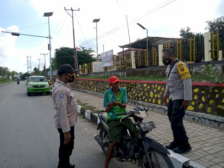 Pendisiplinan Penggunaan Masker, Personel Polsek Maulafa Tegur Dan Himbau Warga Yang Beraktivitas Tidak Menggunakan Masker