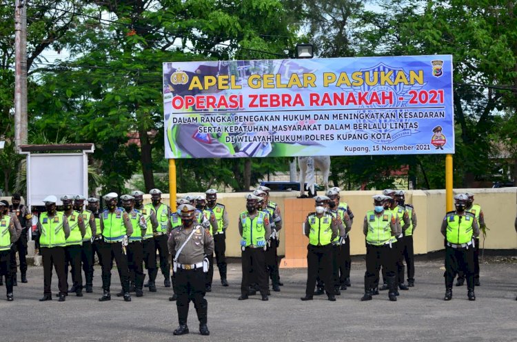 Polres Kupang Kota Laksanakan Apel Gelar Pasukan Operasi Zebra Ranakah 2021 Di Mapolres Kupang Kota