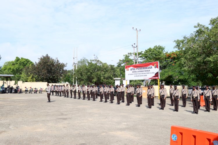 Kapolres Kupang Kota Pimpin Apel Penyerahan Dan Penerimaan Siswa Latihan Kerja Pendidikan Pembentukan Bintara Polri T.A 2021 Di Mako Polres Kupang Kota