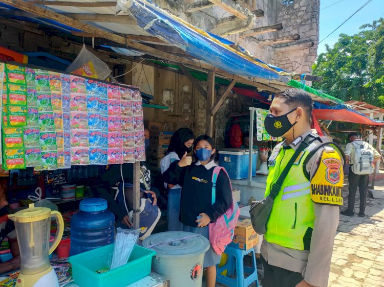 Sambang Dan Patroli Dialogis Bhabinkamtibmas Kelurahan LLBK Himbau Anak Sekolah Patuhi Protokol Kesehatan