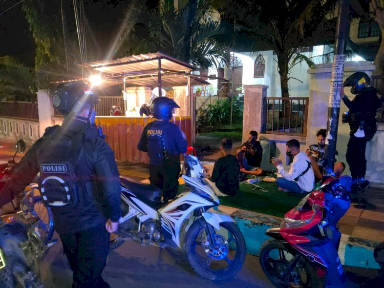 Patroli Penegakan Prokes, Sat Sabhara Bubarkan Anak Muda Yang nongkrong