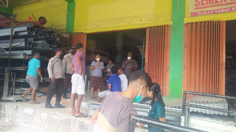 Patroli Penegakan Prokes, Personel Polsek Kelapa Lima Himbau Pengunjung Toko