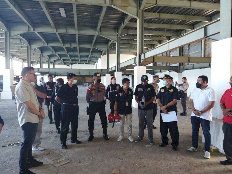 Personil Polres Kupang Kota Kawal dan Laksanakan Pengamanan Sita Eksekusi Objek Sengketa Pekara Perdata Oleh PN Kupang Kelas 1A