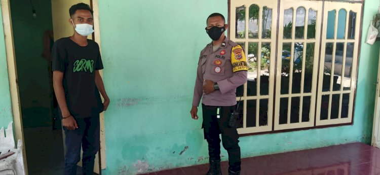 Sambang Warga Binaannya, Bhabinkamtibmas Kelurahan Oetete Polsek Oebobo Imbau Warganya Tetap Patuhi Prokes
