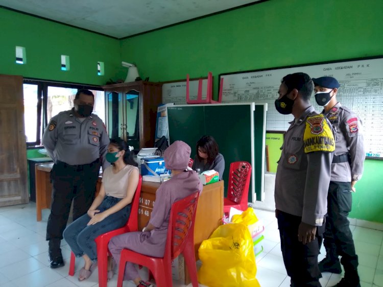 Giat Vaksin, Babinkamtibmas Polres Kupang Kota Laksanakan Pam Dan Monitoring