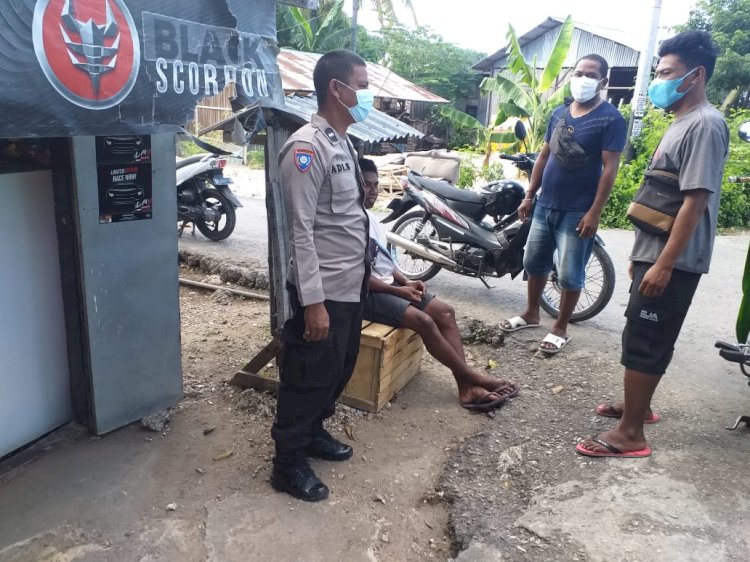 Wujudkan Keamanan dalam Lingkungan Bhabinkamtibmas Kelurahan Oebobo Sambang Warga Binaanya