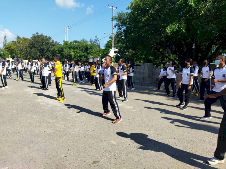 Jaga Stamina Dan Kebugaran Tubuh, Kapolresta Kupang Kota Ajak Anggotanya Olaraga Bersama