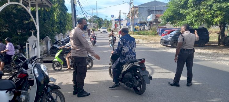 Personel Polresta Kupang Kota  Laksanakan PAM Ibadah Gereja , Dalam Rangka Kenaikan Isa Almasih