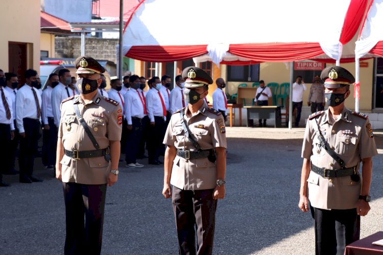 Upacara serah terima jabatan Wakapolresta Kupang Kota dan Pelantikan Kabaglog Polresta Kupang Kota.