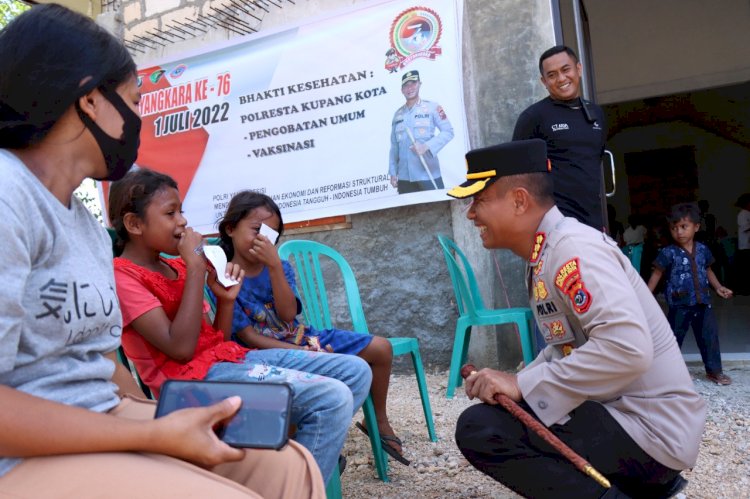 POLRESTA KUPANG KOTA DAN CT. ARSA FONDATION GELAR KEGIATAN BHAKTI KESEHATAN DAN BHAKTI SOSIAL DI GEREJA BAHTERA HAYAT OSMOK.