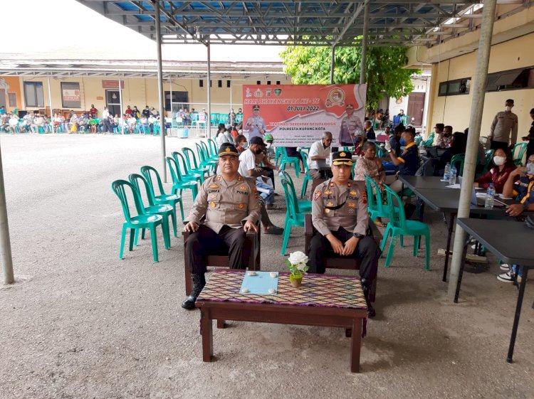 JELANG HARI BHAYANGKARA POLRESTA KUPANG KOTA GELAR GIAT VAKSIN SERENTAK SEJUTA DOSIS.