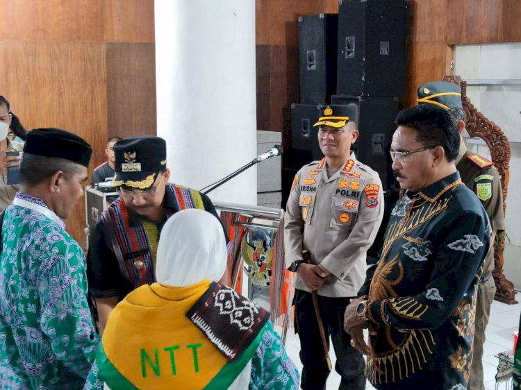 Kapolresta Kupang Kota Hadiri dan Ikut Mengawasi Kelacaran Pembekalan dan Pelepasan Calon Jamaah Haji Kota Kupang