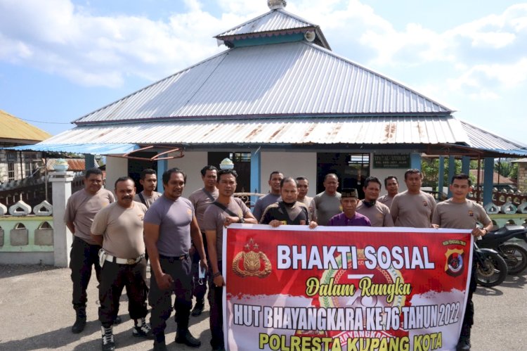 POLRESTA KUPANG KOTA GELAR BAKTI SOSIAL DI SEJUMLAH TEMPAT IBADAH, DALAM RANGKA HARI BHAYANGKARA KE-76