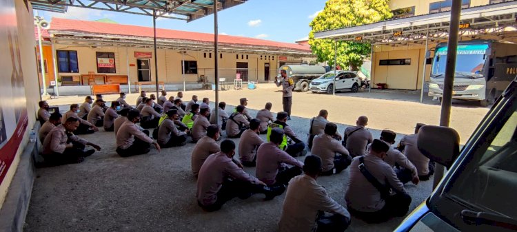 KAPOLRESTA KUPANG KOTA LAKUKAN ANEV PERSONIL BHABINKAMTIBMAS