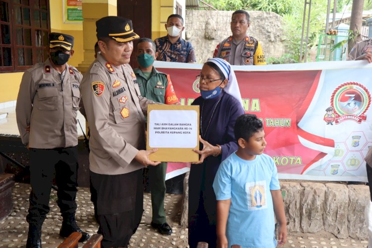 WAKAPOLRESTA KUPANG KOTA ANJANGSANA KE PURNAWIRAWAN DAN WARAKAWURI POLRESTA KUPANG KOTA.