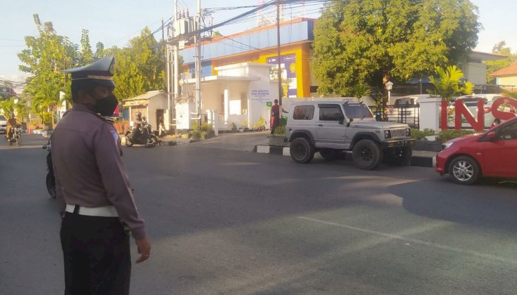 Satuan Lalu-lintas Polresta Kupang Kota Laksanakan Giat Pemantauan dan Penertiban Tata Cara Parkir.