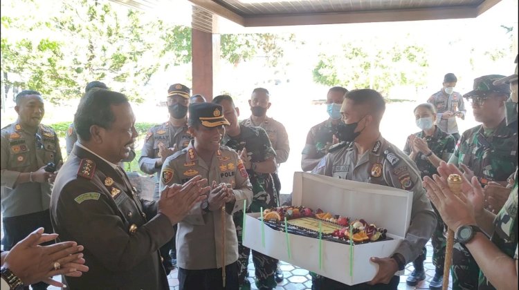 Kapolresta Kupang Kota Beri Ucapan Hari Bhakti Adhyaksa Ke-62 Untuk Kejari Kota Kupang.