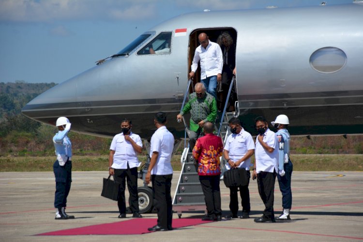 Detik- detik kedatangan Presiden Presiden Republik Demokratik Timor Leste Jose Ramos-Horta di Bandara El Tari Kupang.