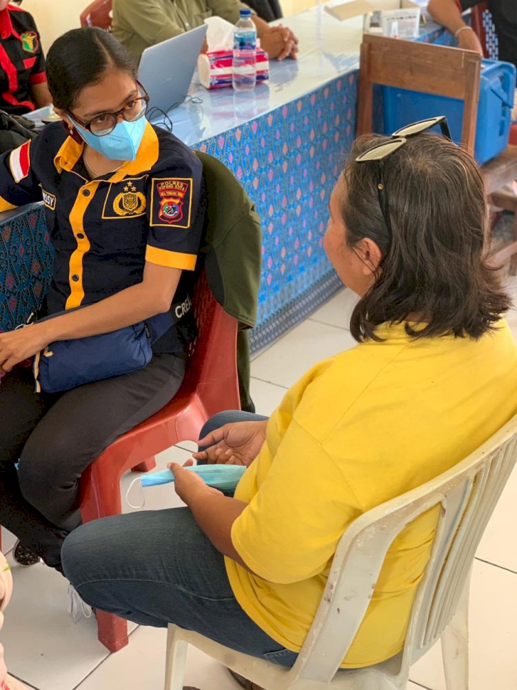 Gerai Vaksinasi Covid-19 di Kantor Lurah Nefonaek