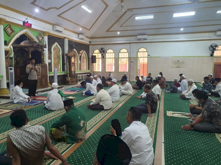 Usai Sholat Jumat, Kapolresta Beri Himbauan Tertib Berlalulintas