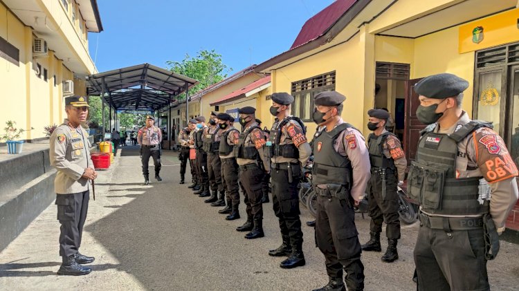 Kapolresta Lakukan Pengecekan Kesiapan Anggota Unit Pam Obvit Polresta Kupang Kota