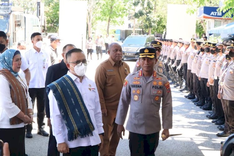 Kapolresta Kupang Kota menerima Kunjungan Kerja Menteri PANRB H. Abdulah Azwar Anas, M.Si. Di Mapolresta Kupang Kota.
