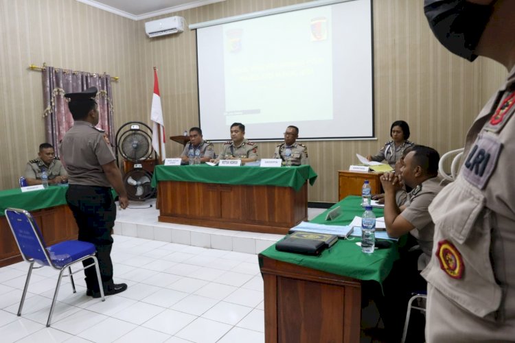 Polresta Kupang Kota Laksanakan Sidang Disiplin Terhadap Anggota Yang Melanggar