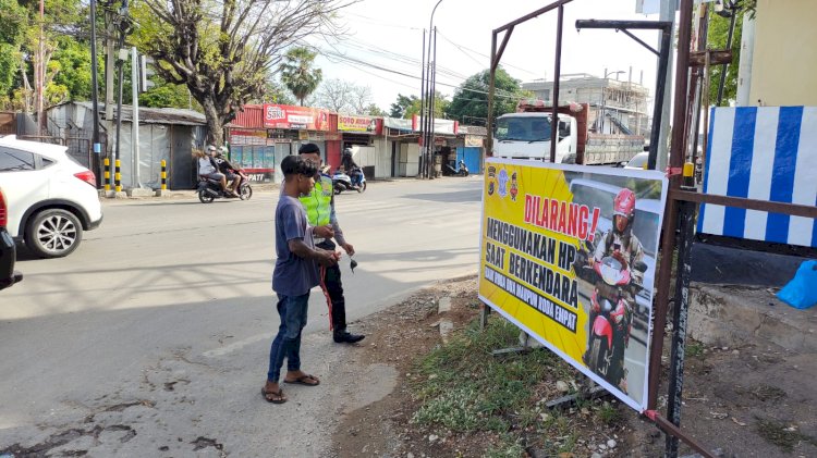 Unit Kamsel  Sat Lantas Polresta Kupang Kota Terus Lakukan Himbauan Tentang Keamanan dan Keselamatan Berkendara