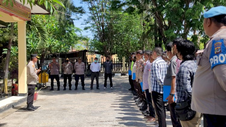 Kapolresta Kupang Kota Ambil Apel Di Polsek Kelapa Lima Tekankan Kedisiplinan Personel