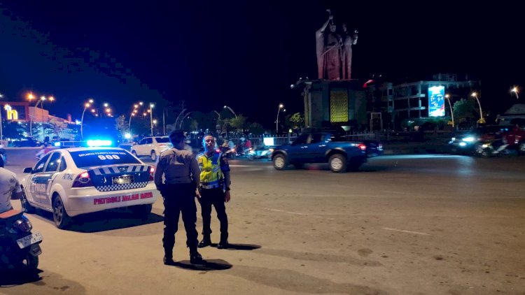 Antisipasi Kemacetan Lalulintas di Bundaran Tirosa, Personel Sat Lantas Polresta Kupang Laksanakan Strong Point
