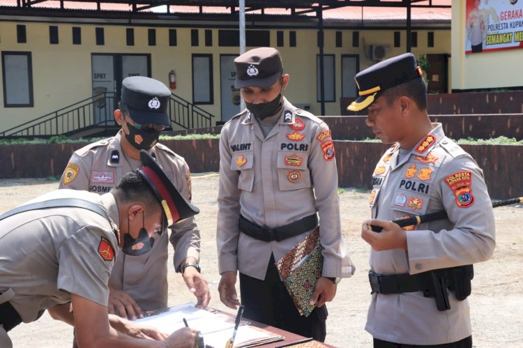 Kapolresta Kupang Kota Pimpin Apel Sertijab Enam Pejabat Baru Di Mako Polresta Kupang Kota
