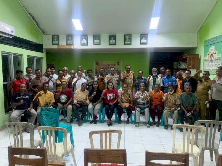 Kapolsek Alak Laksanakan Kegiatan Bincang Kamtibmas Bersama Lurah, Tokoh Masyarakat, Tokoh Pemuda dan Warga di Aula Kantor Kelurahan Manutapen