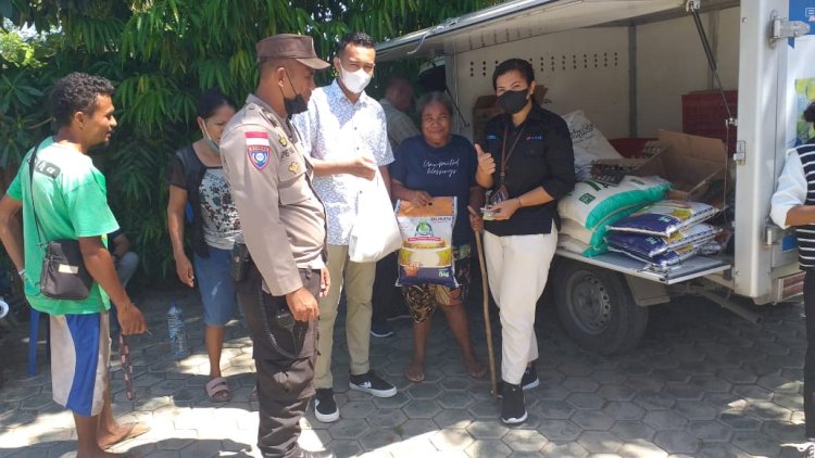 Beri Rasa Aman, Bhabinkamtibmas Laksanakan Pemantauan Pasar Murah