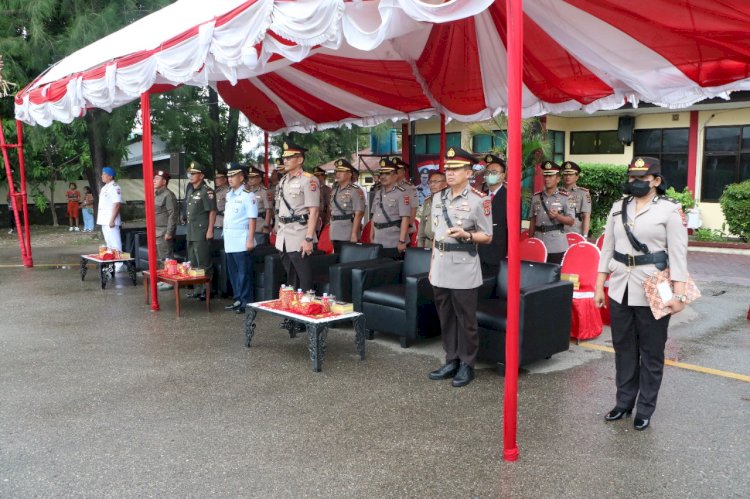 Kapolresta Hadiri Pelantikan Bintara Polri Gel. II T.A. 2022 di SPN Polda NTT. 