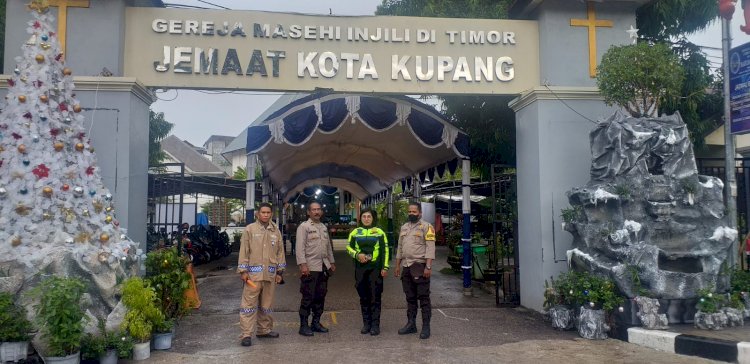 Polsek Kelapa Lima Laksanakan Pengamanan Ibadah Natal di Sejumlah Gereja