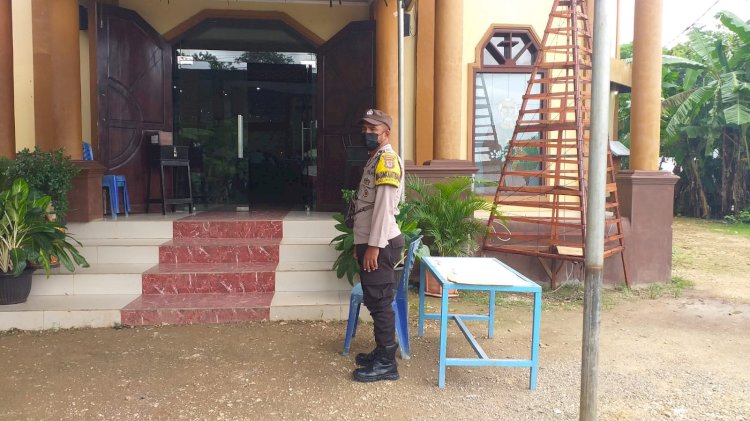 Bhabinkamtibmas Naimata Laksanakan Penghamanan Misa Keluarga Kudus di Kapela St. Fransiskus Xaverius Naimata