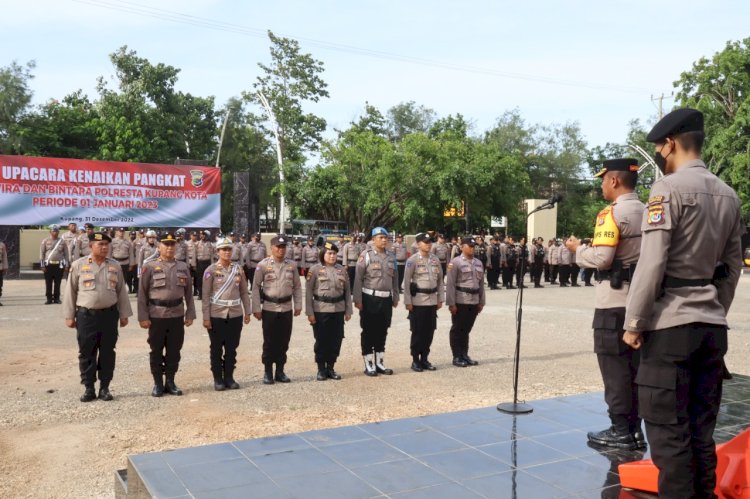 Kapolresta Kupang Kota Pimpin Upacara Kenaikan Pangkat 68 Personil Polresta Kupang Kota