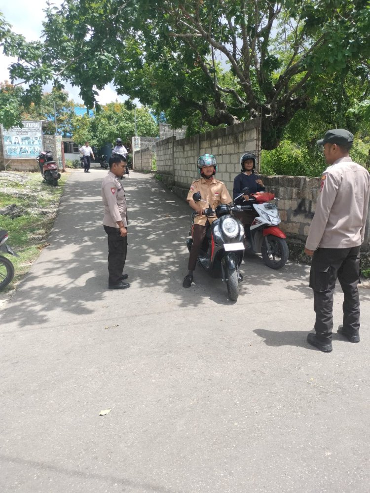 Antisipasi Kemacetan Dan Kecelakaan Personel Polsek Alak Laksanakan Strong point
