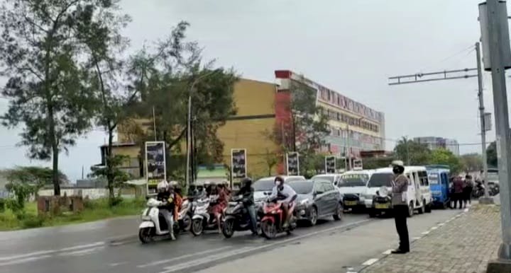 Unit Kamsel Sat Lantas Polresta Kupang Kota Terus Himbau Tertib Dalam Berlalu Lintas.