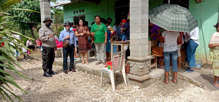 Bhabinkamtibmas kelurahan Bello Pantau Kegiatan Operasi Timbang Di Posyandu Damai sejahtera