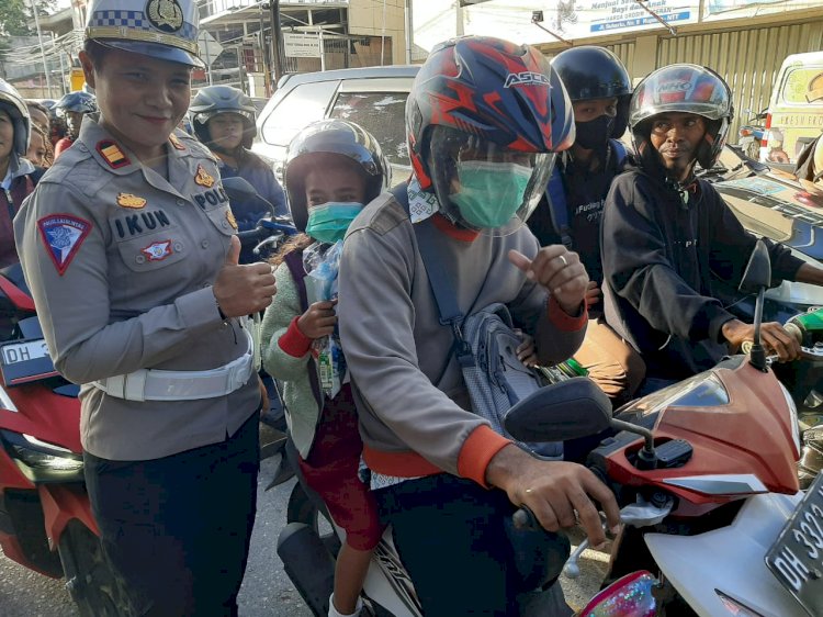 Satlantas Polresta Kupang Kota Berikan
