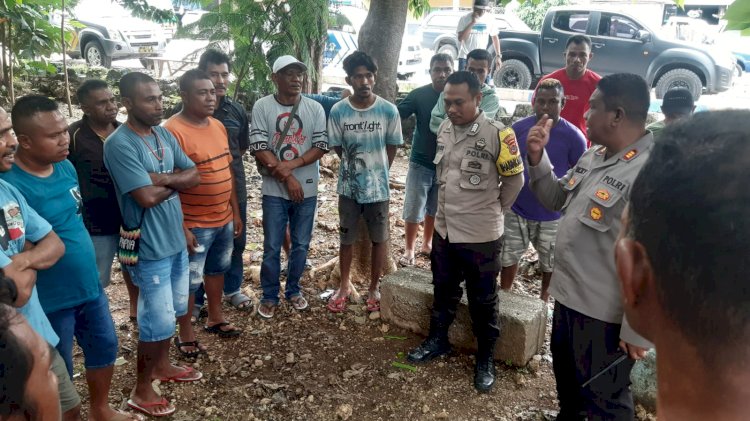 Sopir Bus Curhat Ke Kapolsek, Keluhkan Perilaku Calo Dan Preman Di Terminal Bus Oebobo.