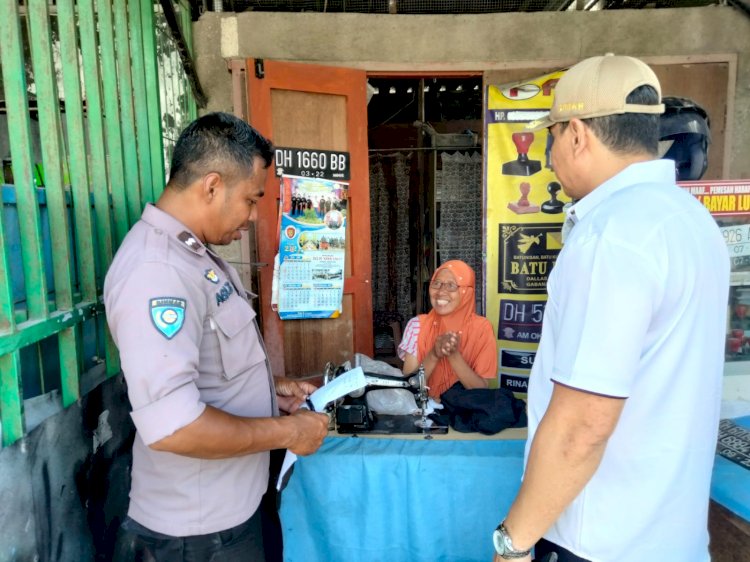 Sambangi Tempat Usaha Warga, Bhabinkamtibmas Polsek Alak Berikan Pesan Kamtibmas