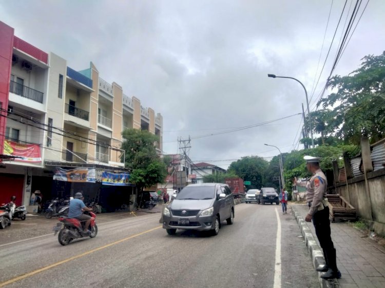 Antisipasi Parkir Liar Dan Pelanggaran Kasat Mata, Sat Lantas Laksanakan Pengaturan