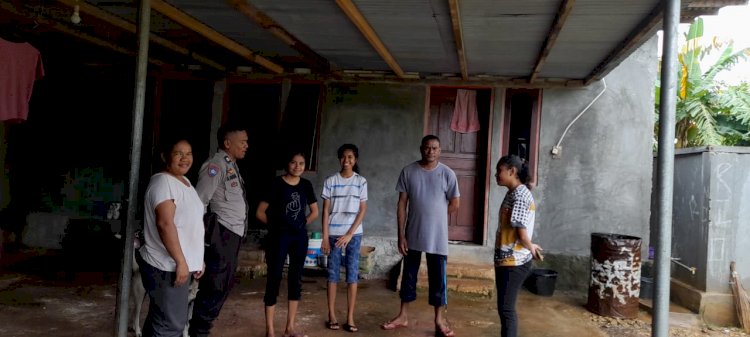 Ngobrol Santai Bersama Warga Naimata, Polsek Maulafa Himbau Hati-Hati Karena Rawan Kasus Pencurian di Musim Hujan.