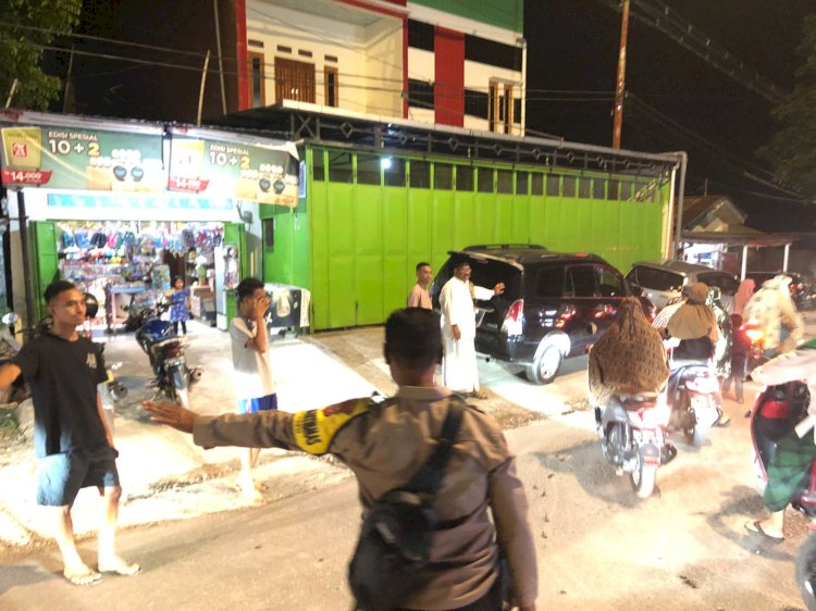 Berikan Rasa Aman Saat Pelaksan Sholat Tarawih, Personel Polsek Kelapa Lima Laksanakan Pengamanan di Sejumlah Masjid