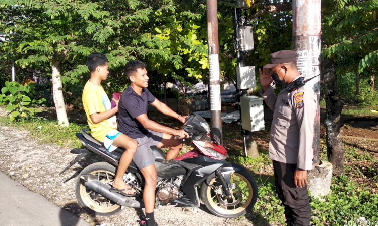 Polsek Maulafa Rutin Lakukan Pengaturan Arus Lalin Pagi dan Berikan Teguran Terhadap Pelanggaran Kasat Mata.