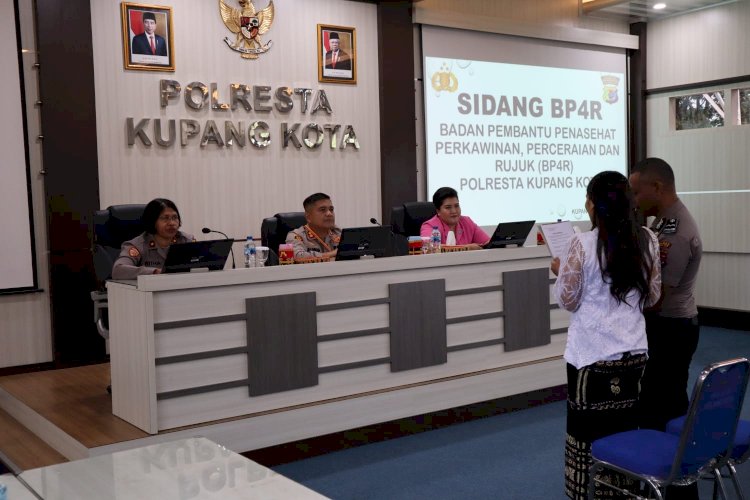 Pimpin Sidang BP4R, Wakapolresta Kupang Kota: Sebagai Bhayangkari Wajib Dukung Tugas Seorang Bhayangkara.